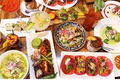 Senoritas cantina - Jan 17, 2024 · Senoritas Cantina on Dearborn Street in Printer's Row for a fiesta of flavors! From happy hour to dinner, indulge in our mouthwatering specials and handcrafted cocktails. Whether it's lunch with...